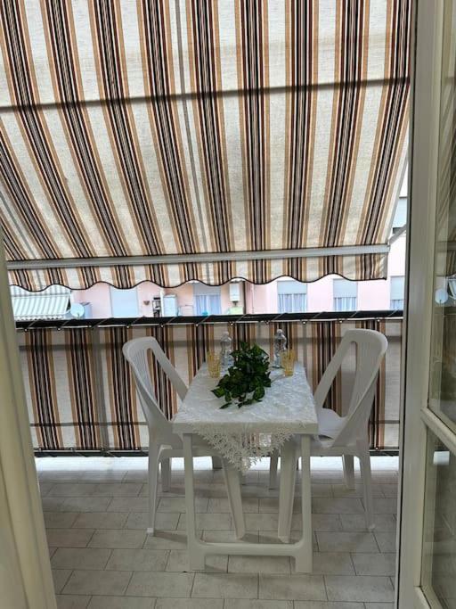 Casa Eleonora: A 5 Min Dal Mare + Free Parking Daire Ventimiglia Dış mekan fotoğraf